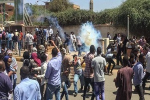 کودتای نظامی در سودان/ عمر البشیر برکنار شد/ بازداشت ۱۰۰ شخصیت سیاسی
