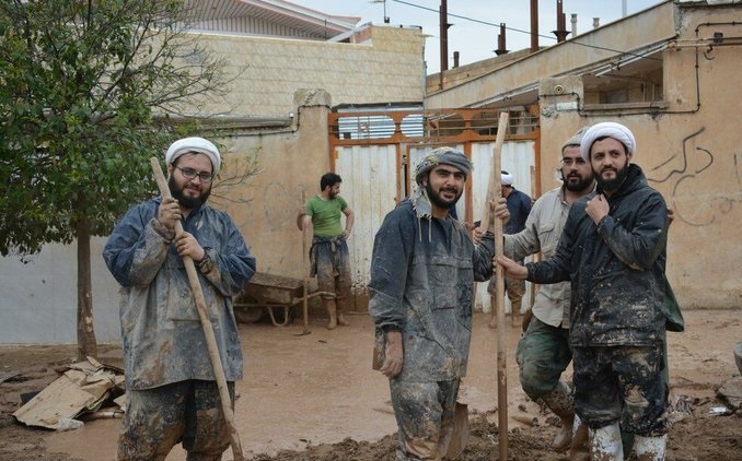همدلی، اتحاد و وطن پرستی در مناطق سیل‌ زده قابی ماندگار آفرید +عکس
