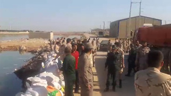 لحظه سقوط ساختمان جهاد کشاورزی به داخل رودخانه! + فیلم