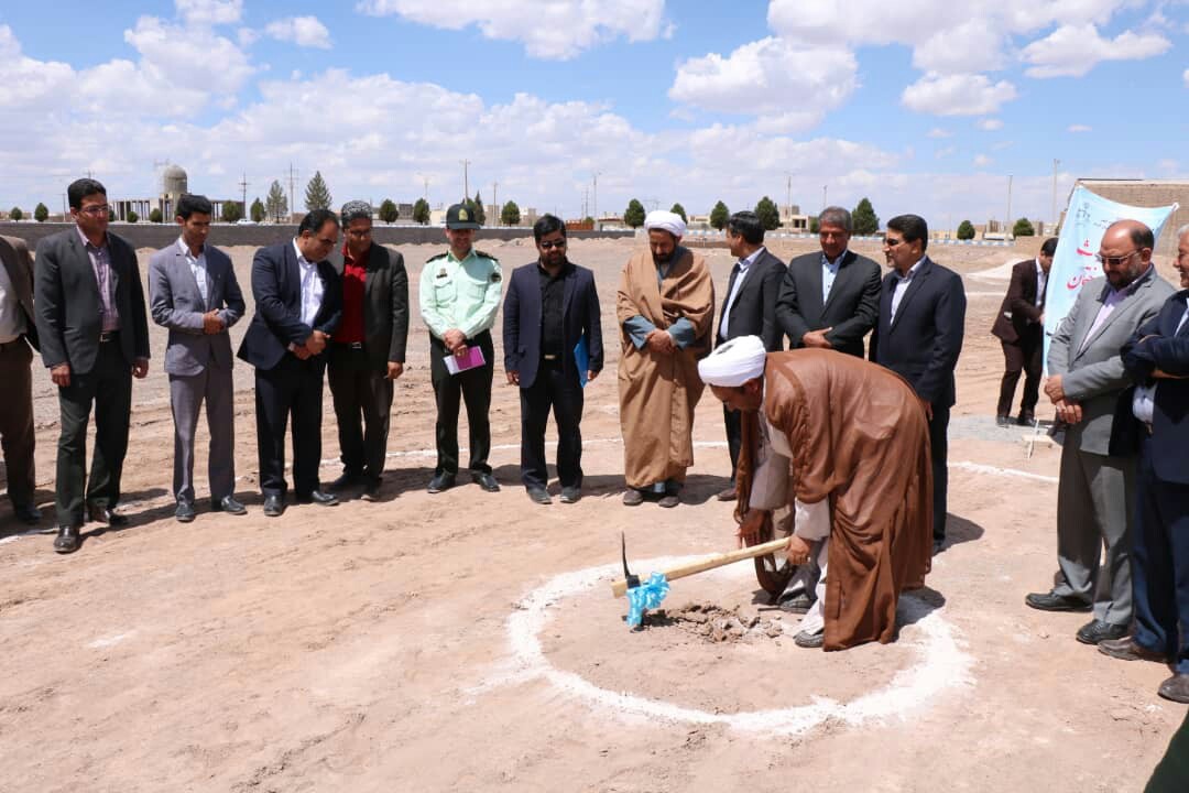 آغاز ساخت ساختمان سازمان ثبت اسناد در انار