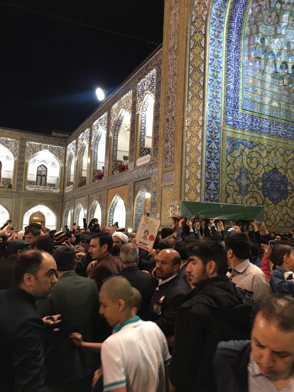 تشییع پیکر اولین شهید مدافع حرم سال ۱۳۹۸ در حرم مطهر رضوی +فیلم و عکس