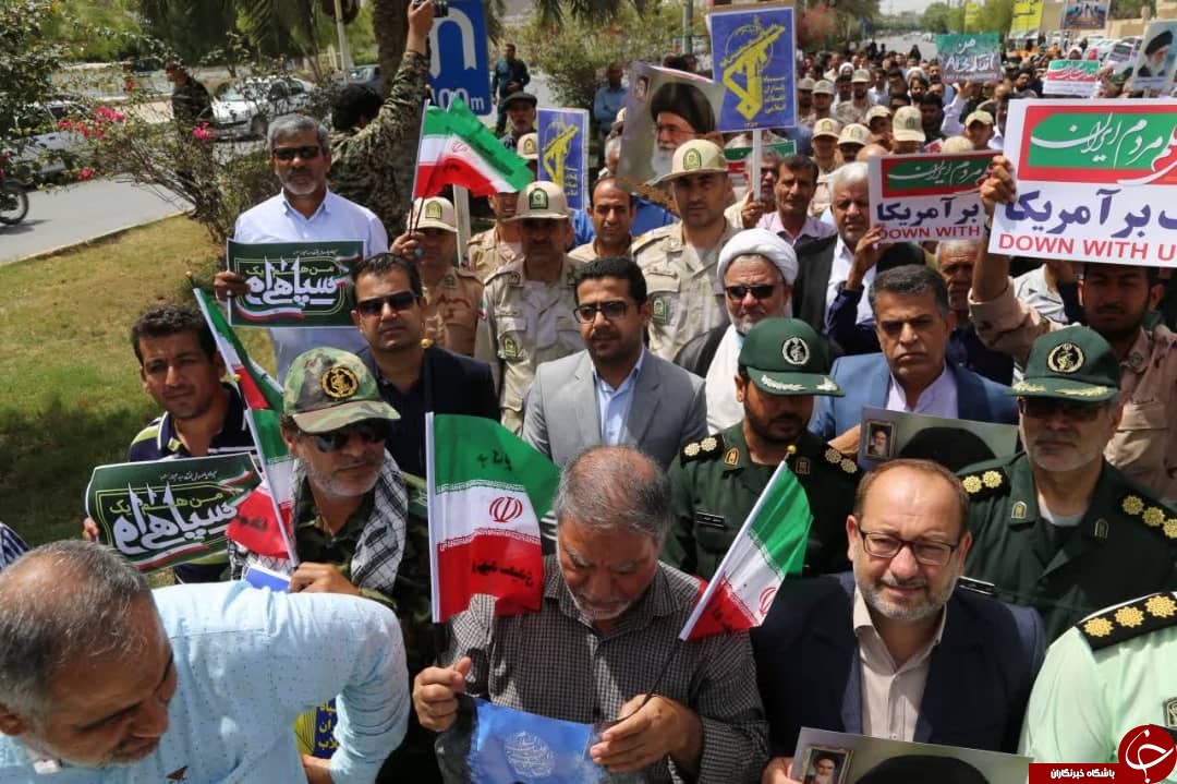 راهپیمایی نمازگزاران استان بوشهر در حمایت از سپاه
