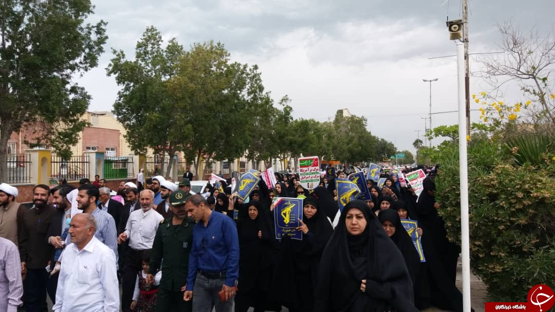 راهپیمایی نمازگزاران استان بوشهر در حمایت از سپاه