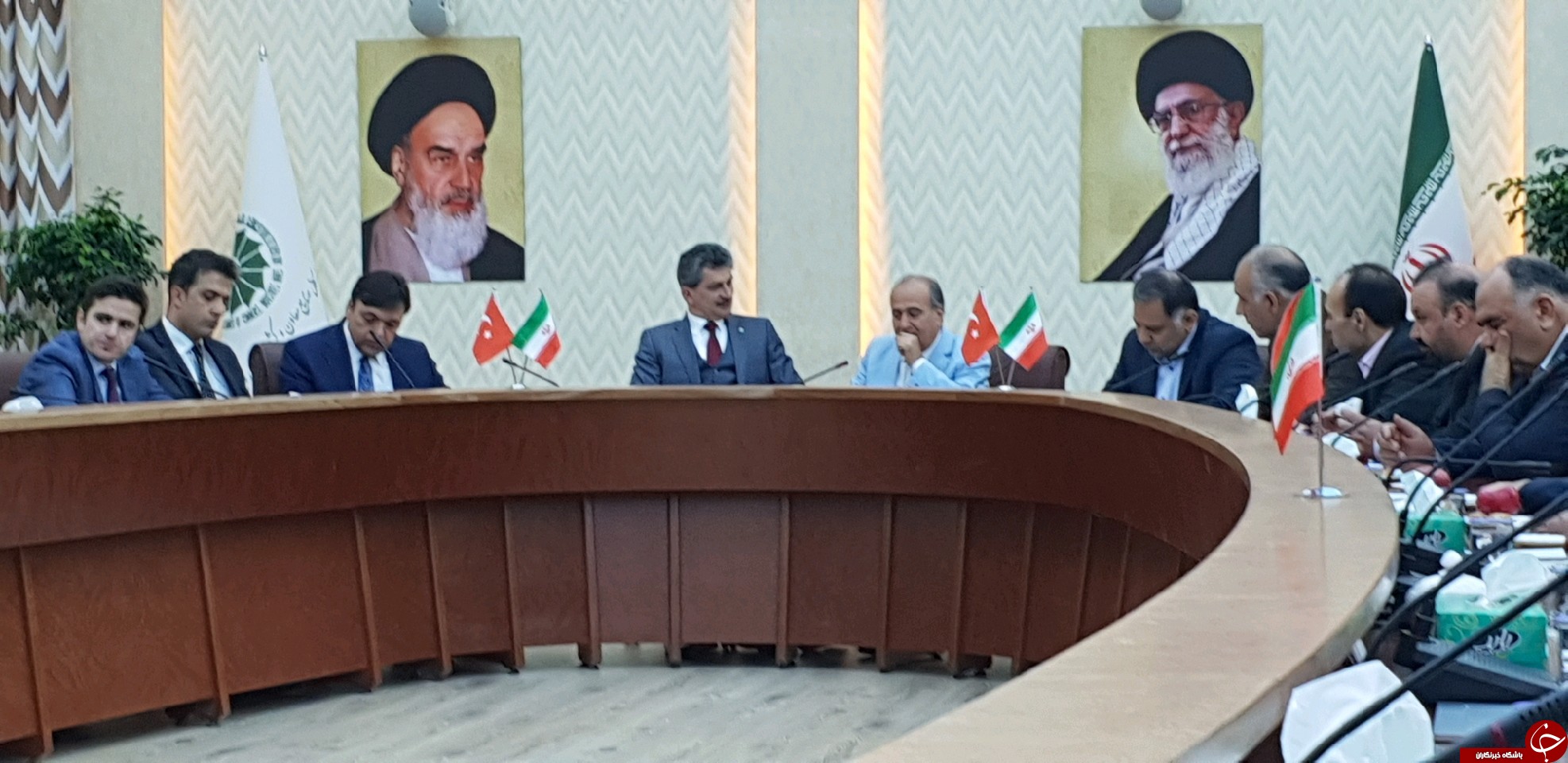 دیدار سفیر ترکیه در ایران با فعالان اقتصادی آذربایجان غربی
