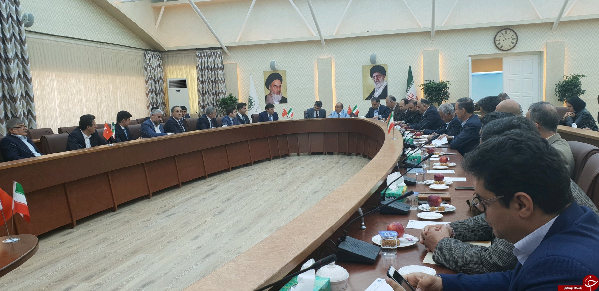دیدار سفیر ترکیه در ایران با فعالان اقتصادی آذربایجان غربی