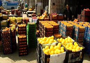 میدان نیکوکاری فروشندگان میوه و تره بار برای سیل زدگان + فیلم
