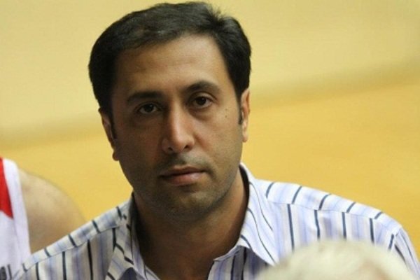 کلاسنگیانی:داوری تنها سوت زدن نیست/ در دقایقی از بازی اشتباهاتمان زیاد شد