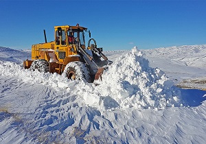 عملیات برف روبی در محور‌های کوهستانی اردبیل ادامه دارد