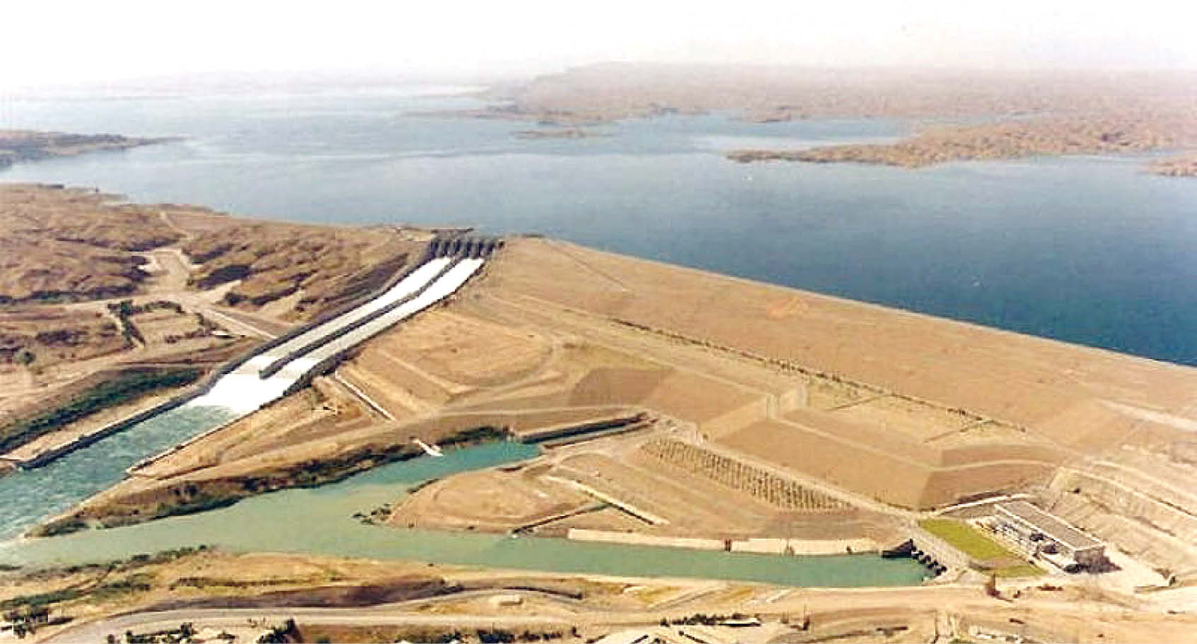 ایستاده دربرابر آب