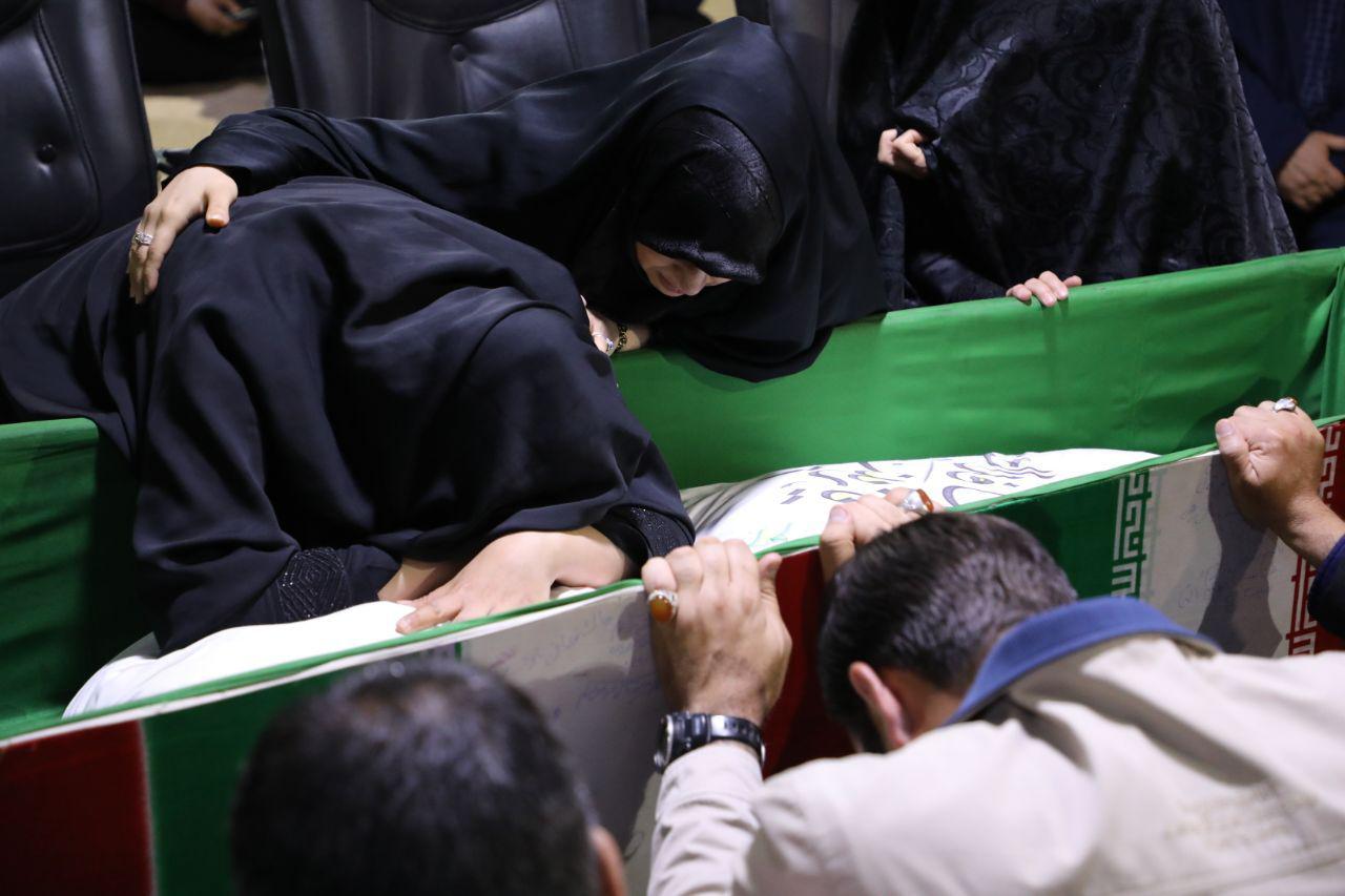 مراسم معنوی وداع با شهید مدافع حرم علی سعد در معراج شهدا +عکس