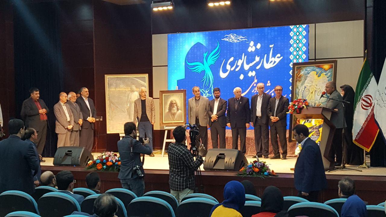 رونمایی از تابلوهای نقاشی هنرمندان نیشابوری در همایش بزرگداشت عطار