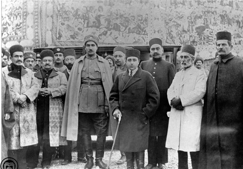 وابستگی تحقیرآمیز  حکومت پهلوی به بیگانگان