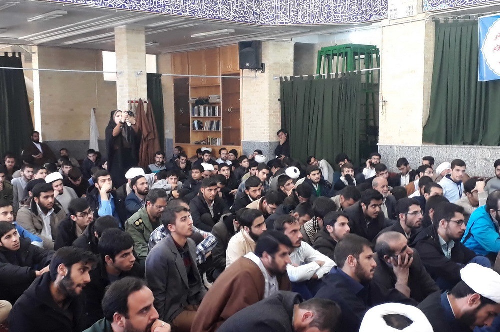 تجمع طلاب در حمایت از سپاه پاسداران