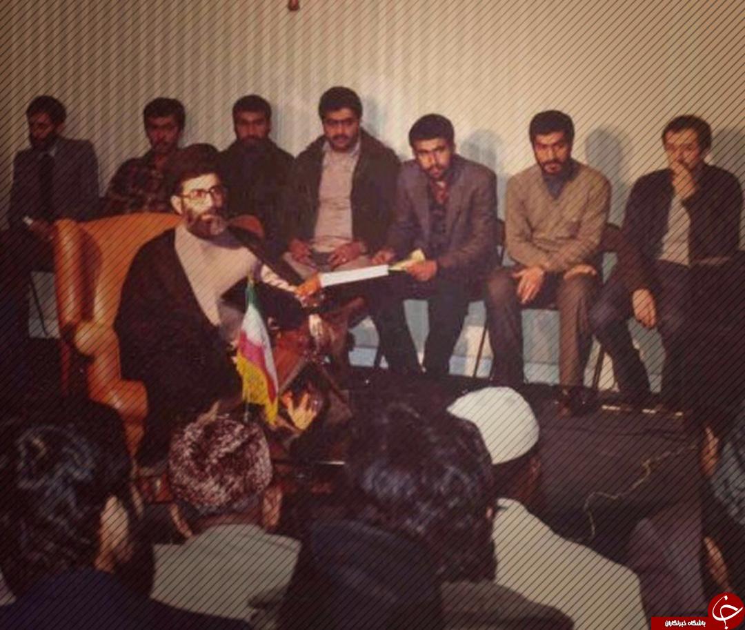 تصویری قدیمی از رهبر انقلاب در نخستین دوره مسابقات قران کریم+عکس