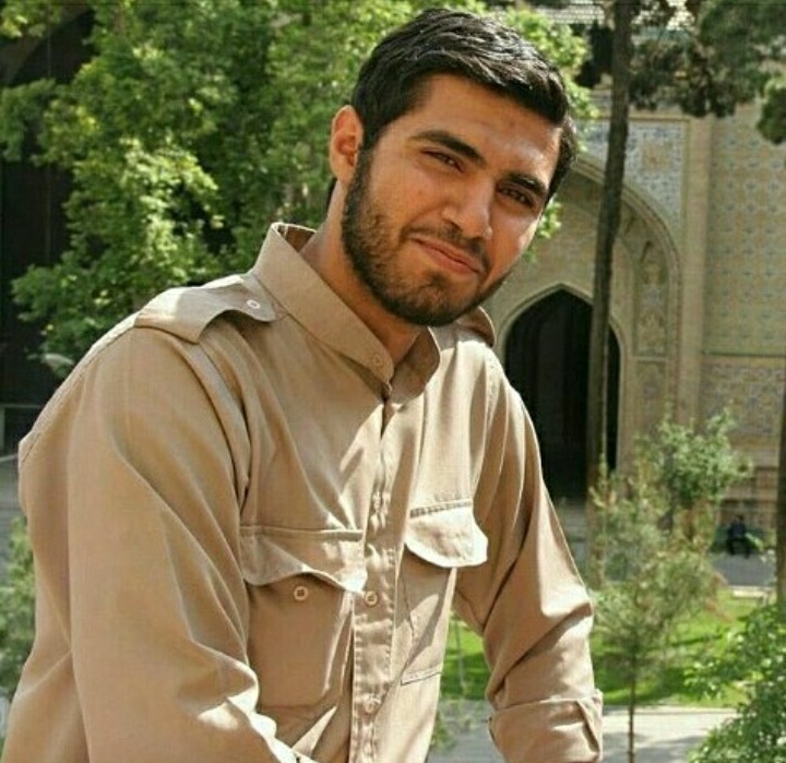 مدافع حرمی که عاشق سلفی گرفتن از خودش بود