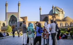 گردشگران اروپایی در نیشابور
