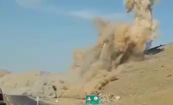 انفجارکنترل شده درمحور شازند_ ازنا صورت می&zwnj;گیرد