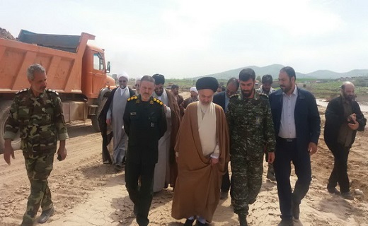 آیت الله حسینی بوشهری بر استمرار کمک رسانی به سیل زدگان تاکید کرد+عکس