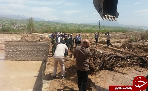 آیت الله حسینی بوشهری بر استمرار کمک رسانی به سیل زدگان تاکید کرد+عکس