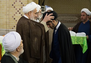 عمامه گذاری جمعی از طلاب استان قزوین