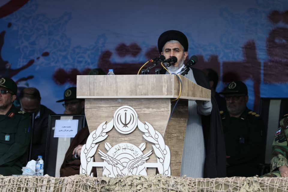 همه نیرو&zwnj;های مسلح سربازان حضرت ولی عصر هستند