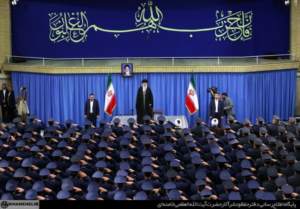 ارتش؛ نور چشم ملت/ بیانات رهبر انقلاب و امام خمینی(ره) درباره ارتش +فیلم