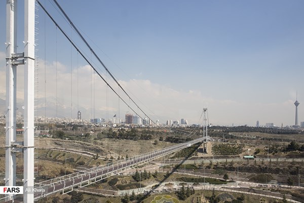 تهران را از روی پل معلق آسمان ببینید + تصاویر