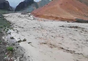 فیلمی از جاری شدن سیل در روستای «گلوباغ»