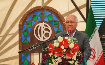 احداث طرح تقاطع غیرهمسطح در بزرگراه اردستانی از تردد خودروها در شهر می‌کاهد