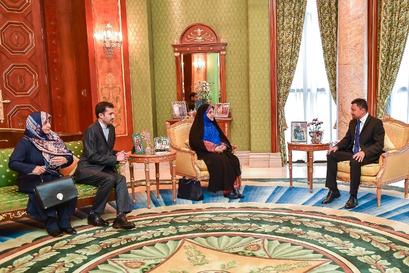 سفیر ایران در برونئی با ولیعهد این کشور دیدار کرد