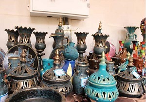 هنرمندان ابرکوهی در هشت غرفه صنایع دستی خود را به نمایش گذاشتند