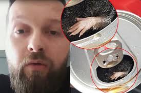 وحشت مشتری از موش داخل قوطی نوشابه! + فیلم/////////////