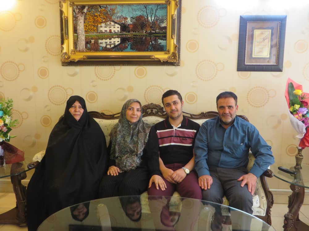 جنیدی/ ویژه عید/ تفصیلی // نفر اول تجربیقبولی در پزشکی موفقیت افراد نیست / کنکور دارای نقص&zwnj;های زیادی است / روحیه و انگیزه موضوع مهمی در موفقیت در آزمون سراسری