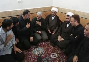 دیدار سردار سلیمانی با خانواده شهید مدافع حرم دزفول