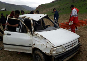 دو مصدوم در واژگونی خودرو