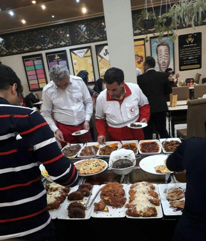 عکسی حاشیه ساز از رئیس جمعیت هلال احمر در استان گلستان