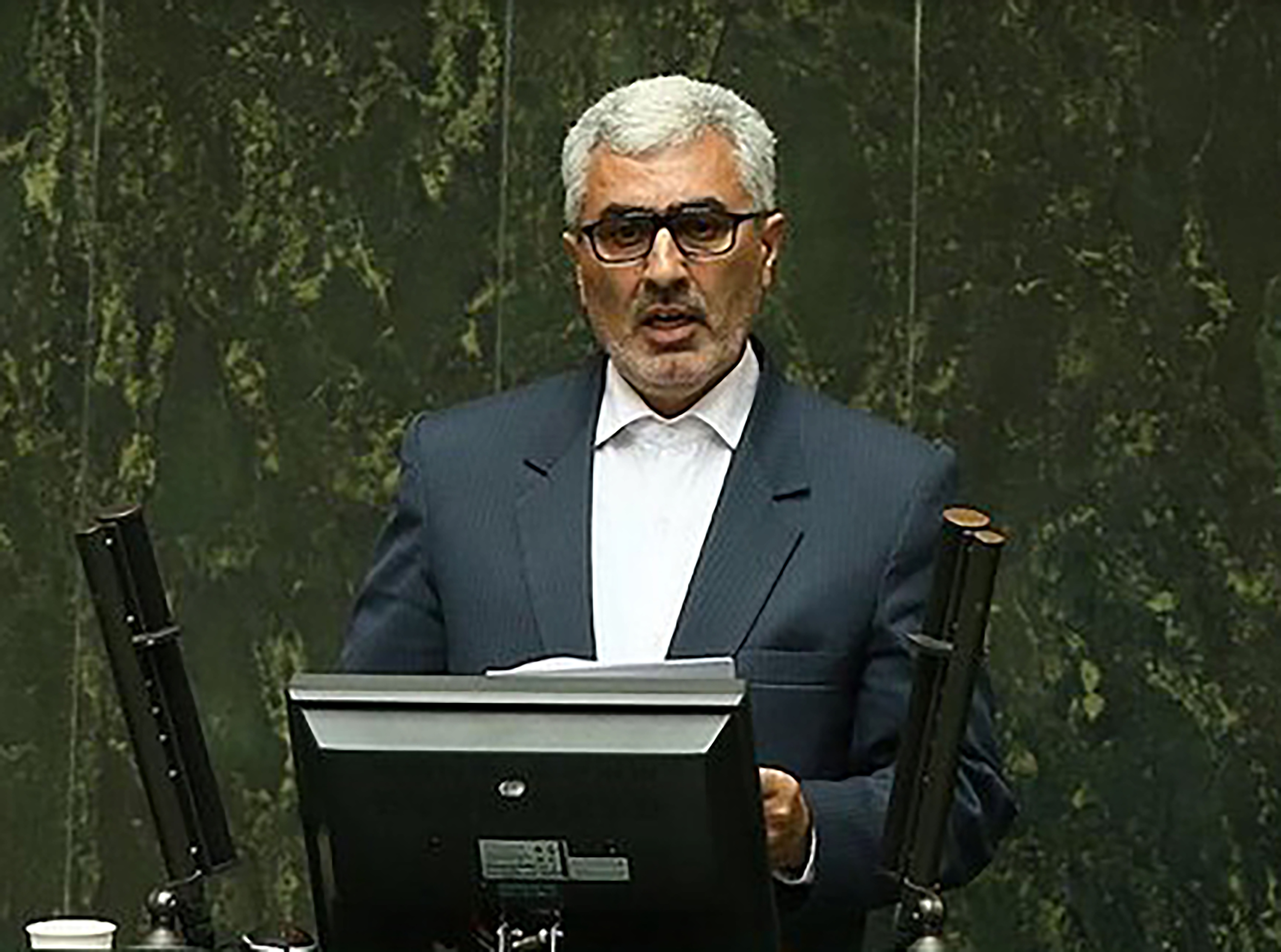 کارهای زیر ساختی و زیربنایی در اق قلا انجام است