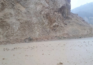 سیل راه ارتباطی ۲۶ روستای کهگیلویه و بویراحمد را قطع کرد
