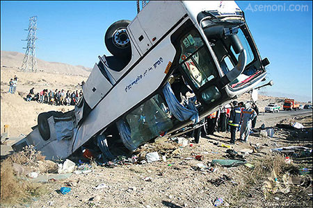 خودداری از کمک به مصدومان چه مجازاتی دارد؟