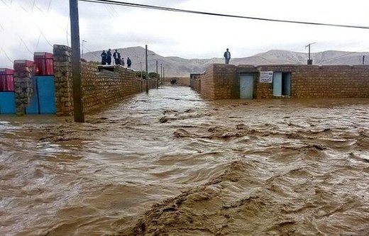 سیلاب و رانش زمین ۲ محور استان کرمانشاه را مسدود کرد