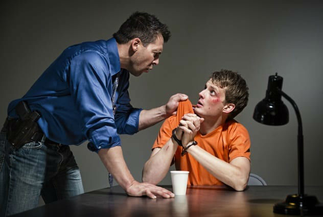 ۵ تکنیک&zwnj; بازجویی ترسناک برای وادار کردن متهم به اعتراف