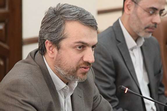 همه تلاشمان را برای تحقق رونق تولید معطوف می‌کنیم