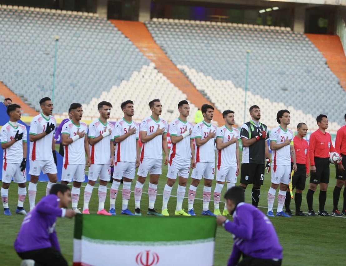 امید‌ها با بازوبند سیاه مقابل عراق به میدان مى روند