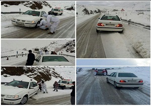 بیش از ۴۰ خودرو امروز در گردنه گاماسیاب از برف رها سازی شدند.