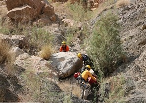 سقوط جوان ۲۰ ساله از کوه صفه