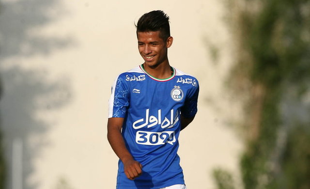 مهاجم استقلال مصدوم شد