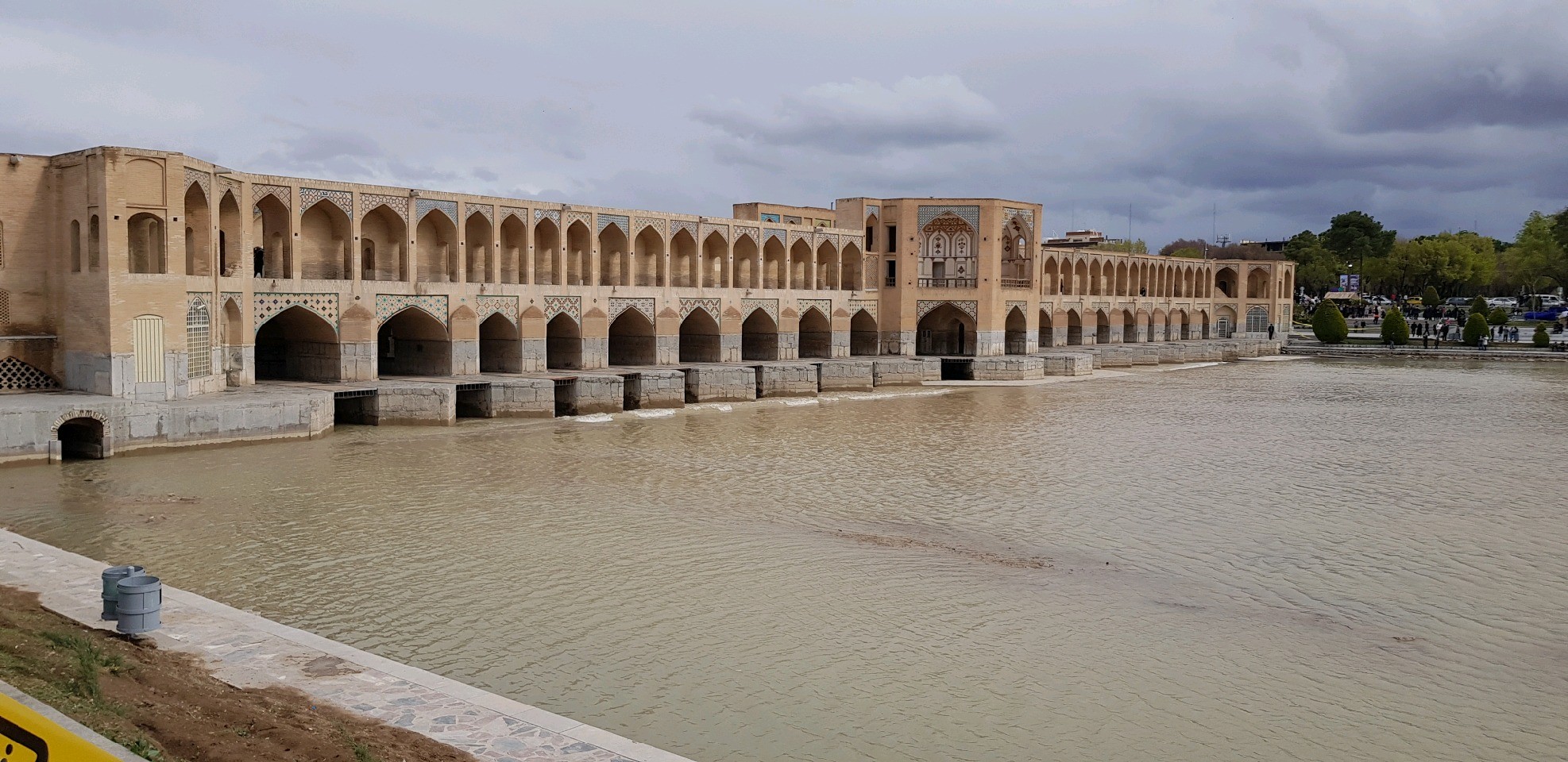 آخرین جزئیات از سیل استان اصفهان در ۶ فروردین /&nbsp;آماده&zwnj;باش کلیه پایگاه&zwnj;های آتش&zwnj;نشانی اصفهان/ وضعیت از فردا در نصف جهان عادی شد