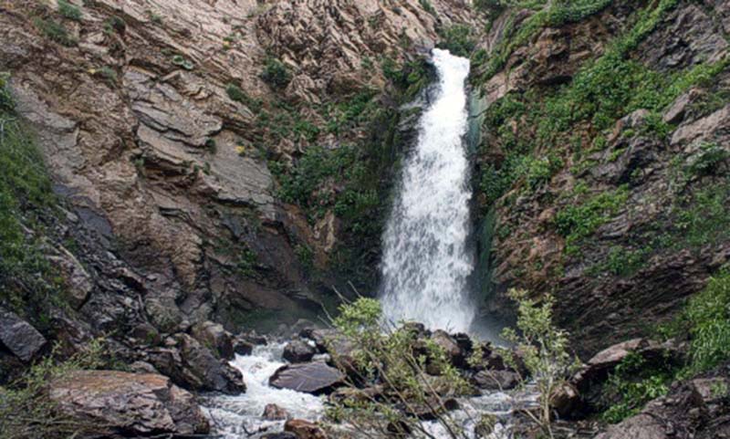 آبشار&zwnj;های لاشار نیکشهر چشم اندازی&zwnj;هایی زیبا و بکر