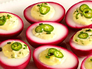 چگونه ترشی تخم مرغ&zwnj;های رنگی درست کنیم؟