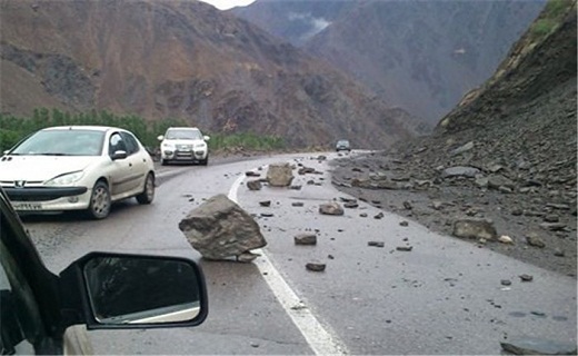 غافلگیری خودروی سواری ال ۹۰  در جنوب سمنان/راننده خودرو درگذشت